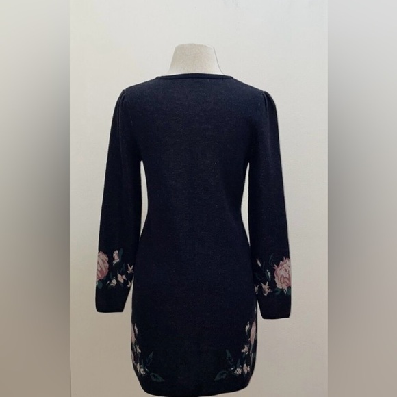 Club Monaco Kerioth Fine Merino wool dress - Picture 9 of 10